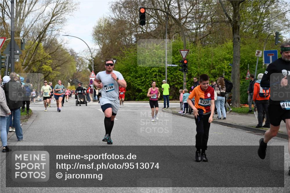12.04.2026 - 45. Internationalen Wilhelmsburger Insellauf J. Mangold http://msf.ph/oto/9513074 12.04.2026 13:07:48 Ziel 5735, 5401, 2728, 2478, 2477, 5564, 4437, 4436, 2421, 4676, 3868, 4405, 4725, 4416, 3970, 4795, 3120, 5103, 4845, 5320, 5568, 4161, 5753, 4218, 4199, 5220, 3070, 4736, 4149, 4912, 4300, 3135, 3795, 5215, 4940, 4454, 4046, 4824, 5548, 5547, 4640, 5231, 5306 meine-sportfotos.de