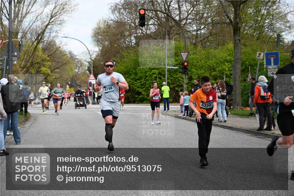 12.04.2026 - 45. Internationalen Wilhelmsburger Insellauf J. Mangold http://msf.ph/oto/9513075 12.04.2026 13:07:48 Ziel 5735, 5401, 2728, 2478, 2477, 5564, 4437, 4436, 2421, 4676, 3868, 4405, 4725, 4416, 3970, 4795, 3120, 5103, 4845, 5320, 5568, 4161, 5753, 4218, 4199, 5220, 3070, 4736, 4149, 4912, 4300, 3135, 3795, 5215, 4940, 4454, 4046, 4824, 5548, 5547, 4640, 5231, 5306 meine-sportfotos.de