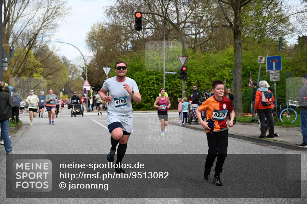 12.04.2026 - 45. Internationalen Wilhelmsburger Insellauf J. Mangold http://msf.ph/oto/9513082 12.04.2026 13:07:49 Ziel 5735, 5401, 2728, 2478, 2477, 5564, 4437, 4436, 2421, 4676, 3868, 4405, 4725, 4416, 3970, 4795, 3120, 5103, 4845, 5320, 5568, 4161, 5753, 4218, 4199, 5220, 5220, 3070, 4736, 4149, 4912, 4300, 3135, 3795, 5215, 5215, 4940, 4454, 4046, 4824, 5548, 5547, 4640, 5231, 5306 meine-sportfotos.de