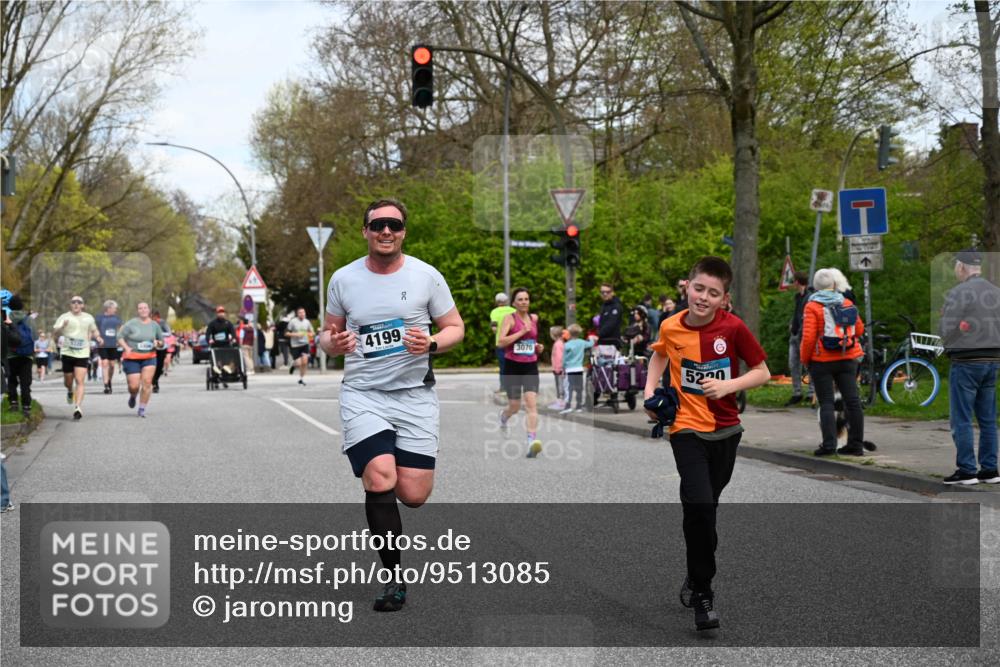 12.04.2026 - 45. Internationalen Wilhelmsburger Insellauf J. Mangold http://msf.ph/oto/9513085 12.04.2026 13:07:49 Ziel 5735, 5401, 2728, 2478, 2477, 5564, 4437, 4436, 2421, 4676, 3868, 4405, 4725, 4416, 3970, 4795, 3120, 5103, 4845, 5320, 5568, 4161, 5753, 4218, 4199, 5220, 5220, 3070, 4736, 4149, 4912, 4300, 3135, 3795, 5215, 5215, 4940, 4454, 4046, 4824, 5548, 5547, 4640, 5231, 5306 meine-sportfotos.de