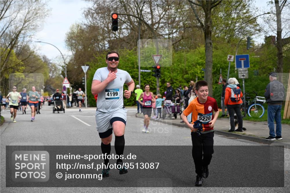 12.04.2026 - 45. Internationalen Wilhelmsburger Insellauf J. Mangold http://msf.ph/oto/9513087 12.04.2026 13:07:49 Ziel 5735, 5401, 2728, 2478, 2477, 5564, 4437, 4436, 2421, 4676, 3868, 4405, 4725, 4416, 3970, 4795, 3120, 5103, 4845, 5320, 5568, 4161, 5753, 4218, 4199, 5220, 5220, 3070, 4736, 4149, 4912, 4300, 3135, 3795, 5215, 5215, 4940, 4454, 4046, 4824, 5548, 5547, 4640, 5231, 5306 meine-sportfotos.de
