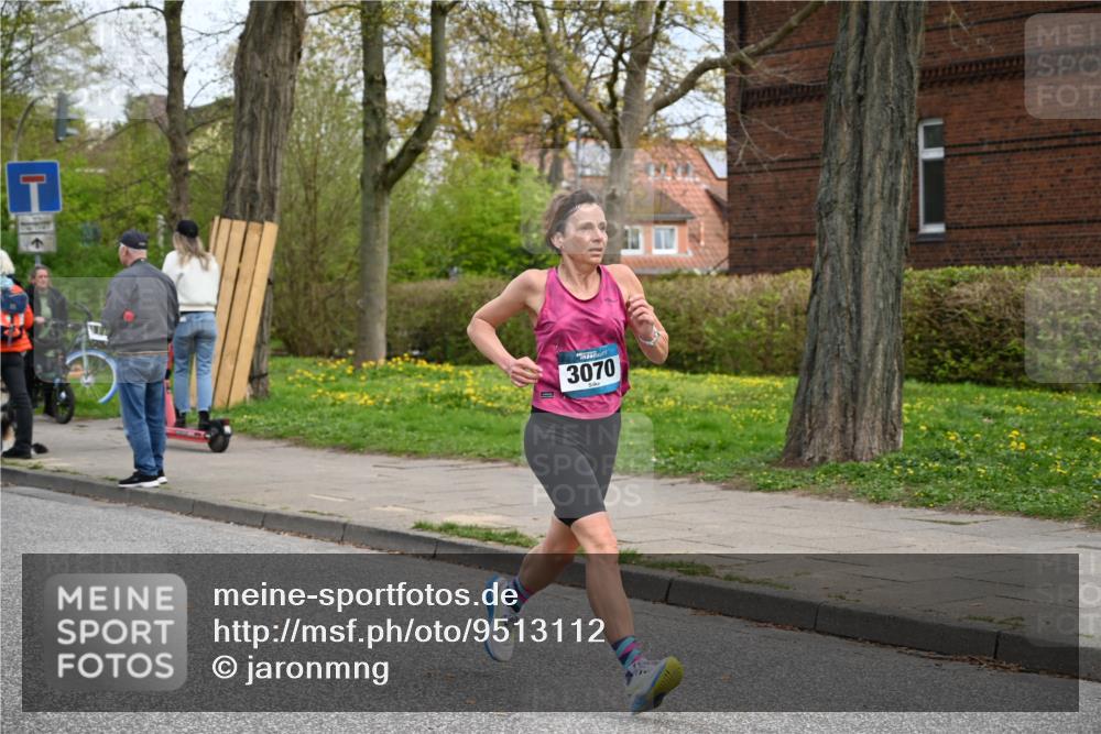 12.04.2026 - 45. Internationalen Wilhelmsburger Insellauf J. Mangold http://msf.ph/oto/9513112 12.04.2026 13:07:53 Ziel 2728, 2478, 2477, 5564, 4437, 4436, 2421, 4676, 3868, 4405, 4725, 4416, 3970, 4795, 3120, 5103, 4845, 5320, 5568, 4161, 5753, 4218, 4199, 5220, 3070, 4736, 4736, 4149, 4912, 4300, 3135, 3795, 5215, 4940, 4454, 4046, 4824, 5548, 5547, 4640, 5231, 5306, 3896, 4967 meine-sportfotos.de