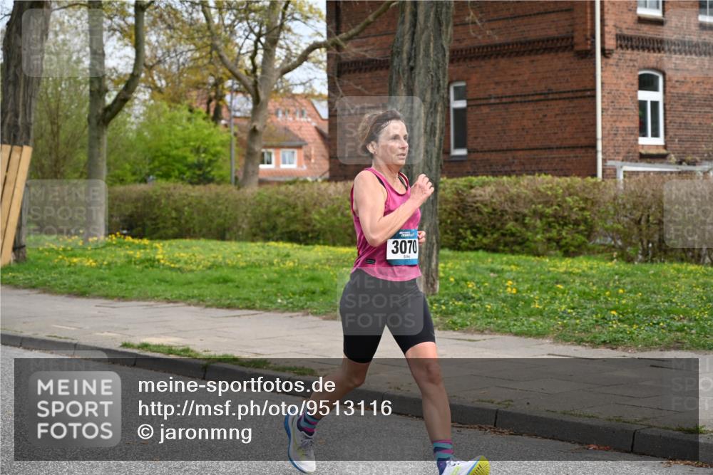 12.04.2026 - 45. Internationalen Wilhelmsburger Insellauf J. Mangold http://msf.ph/oto/9513116 12.04.2026 13:07:53 Ziel 2728, 2478, 2477, 5564, 4437, 4436, 2421, 4676, 3868, 4405, 4725, 4416, 3970, 4795, 3120, 5103, 4845, 5320, 5568, 4161, 5753, 4218, 4199, 5220, 3070, 4736, 4736, 4149, 4912, 4300, 3135, 3795, 5215, 4940, 4454, 4046, 4824, 5548, 5547, 4640, 5231, 5306, 3896, 4967 meine-sportfotos.de