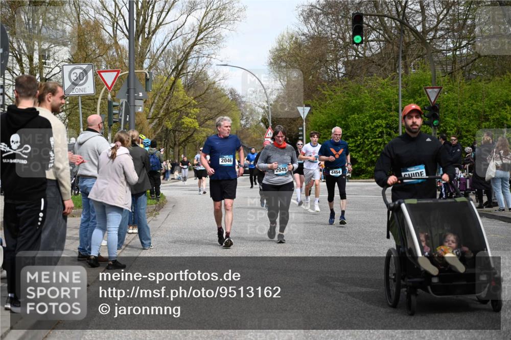 12.04.2026 - 45. Internationalen Wilhelmsburger Insellauf J. Mangold http://msf.ph/oto/9513162 12.04.2026 13:08:01 Ziel 4795, 3120, 5103, 4845, 5320, 5568, 4161, 5753, 4218, 4199, 5220, 3070, 4736, 4149, 4912, 4300, 3135, 3795, 5215, 5215, 4940, 4454, 4046, 4824, 5548, 5547, 4640, 5231, 5306, 3896, 4967, 2436, 2045, 3745, 2046, 4102, 5795, 4860, 5313 meine-sportfotos.de