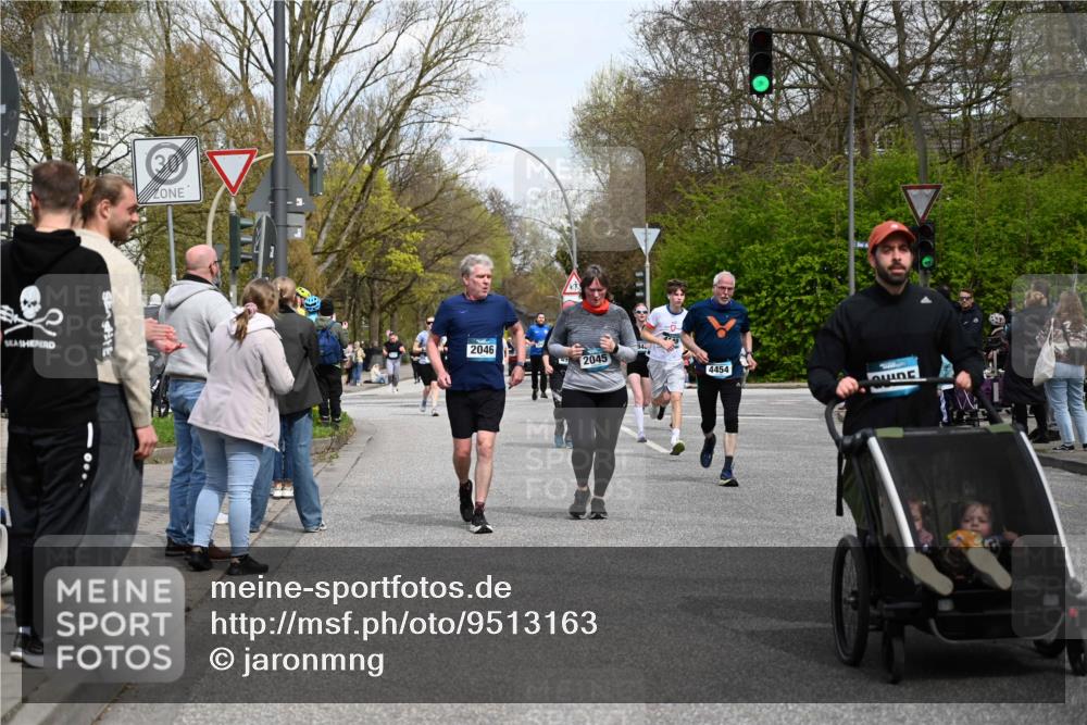 12.04.2026 - 45. Internationalen Wilhelmsburger Insellauf J. Mangold http://msf.ph/oto/9513163 12.04.2026 13:08:01 Ziel 4795, 3120, 5103, 4845, 5320, 5568, 4161, 5753, 4218, 4199, 5220, 3070, 4736, 4149, 4912, 4300, 3135, 3795, 5215, 5215, 4940, 4454, 4046, 4824, 5548, 5547, 4640, 5231, 5306, 3896, 4967, 2436, 2045, 3745, 2046, 4102, 5795, 4860, 5313 meine-sportfotos.de