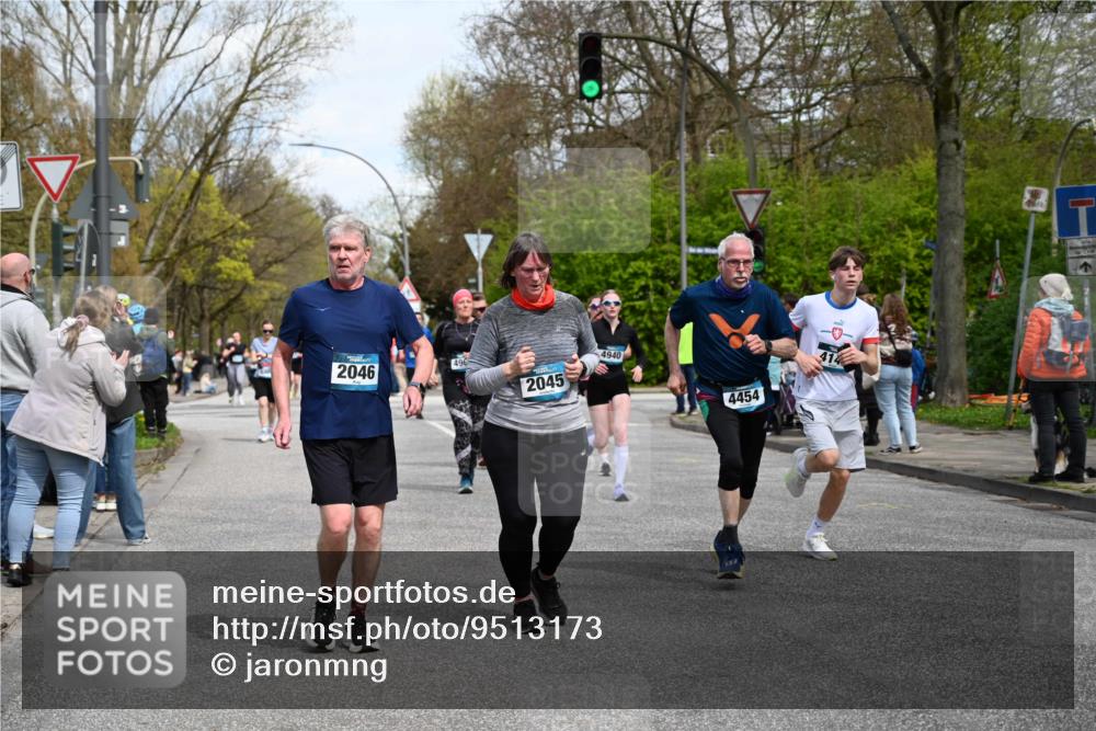 12.04.2026 - 45. Internationalen Wilhelmsburger Insellauf J. Mangold http://msf.ph/oto/9513173 12.04.2026 13:08:03 Ziel 3120, 5103, 4845, 5320, 5568, 4161, 5753, 4218, 4199, 5220, 3070, 4736, 4149, 4912, 4300, 3135, 3795, 5215, 4940, 4454, 4046, 4824, 5548, 5547, 4640, 5231, 5306, 3896, 4967, 2436, 2045, 3745, 2046, 4102, 5795, 4860, 5313 meine-sportfotos.de