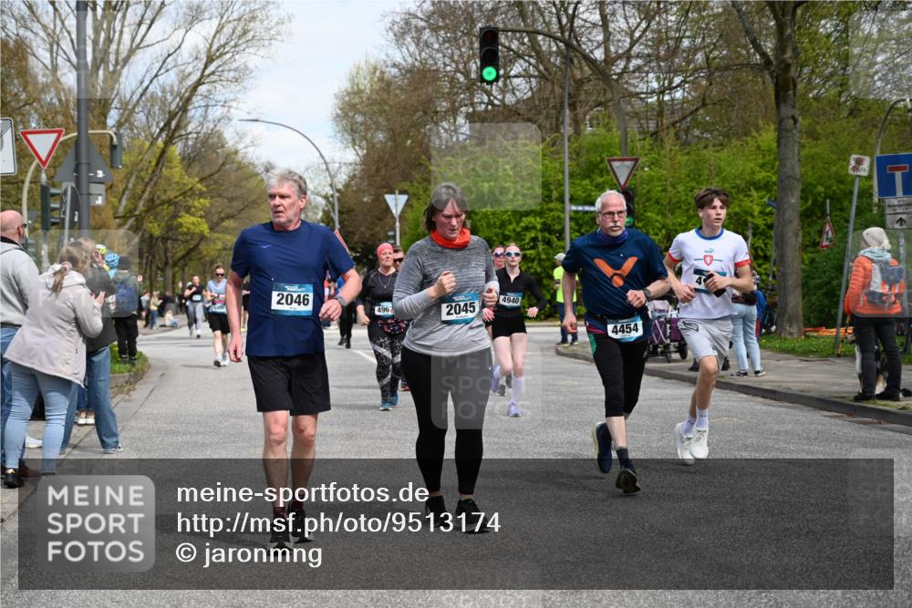 12.04.2026 - 45. Internationalen Wilhelmsburger Insellauf J. Mangold http://msf.ph/oto/9513174 12.04.2026 13:08:04 Ziel 3120, 5103, 4845, 5320, 5568, 4161, 5753, 4218, 4199, 5220, 3070, 4736, 4149, 4912, 4300, 3135, 3795, 5215, 4940, 4454, 4046, 4824, 5548, 5547, 4640, 5231, 5306, 3896, 4967, 2436, 2045, 3745, 2046, 4102, 5795, 4860, 5313 meine-sportfotos.de