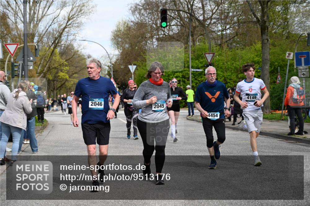 12.04.2026 - 45. Internationalen Wilhelmsburger Insellauf J. Mangold http://msf.ph/oto/9513176 12.04.2026 13:08:04 Ziel 3120, 5103, 4845, 5320, 5568, 4161, 5753, 4218, 4199, 5220, 3070, 4736, 4149, 4912, 4300, 3135, 3795, 5215, 4940, 4454, 4046, 4824, 5548, 5547, 4640, 5231, 5306, 3896, 4967, 2436, 2045, 3745, 2046, 4102, 5795, 4860, 5313 meine-sportfotos.de