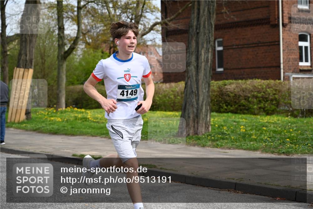 12.04.2026 - 45. Internationalen Wilhelmsburger Insellauf J. Mangold http://msf.ph/oto/9513191 12.04.2026 13:08:05 Ziel 5320, 5568, 4161, 5753, 4218, 4199, 5220, 3070, 4736, 4149, 4912, 4300, 3135, 3795, 5215, 4940, 4454, 4046, 4824, 5548, 5547, 4640, 5231, 5306, 3896, 4967, 4967, 2436, 2045, 3745, 2046, 4102, 5795, 4860, 5313, 5027, 5093 meine-sportfotos.de