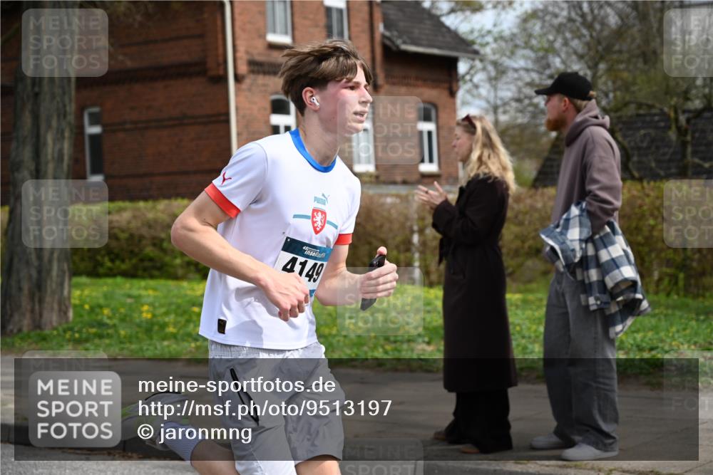 12.04.2026 - 45. Internationalen Wilhelmsburger Insellauf J. Mangold http://msf.ph/oto/9513197 12.04.2026 13:08:06 Ziel 5320, 5568, 4161, 5753, 4218, 4199, 5220, 3070, 4736, 4149, 4912, 4300, 3135, 3795, 5215, 4940, 4454, 4454, 4046, 4824, 5548, 5547, 4640, 5231, 5306, 3896, 4967, 2436, 2436, 2045, 3745, 2046, 4102, 5795, 4860, 5313, 5027, 5093, 5020 meine-sportfotos.de