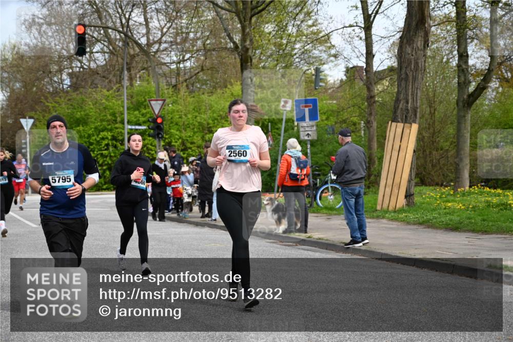 12.04.2026 - 45. Internationalen Wilhelmsburger Insellauf J. Mangold http://msf.ph/oto/9513282 12.04.2026 13:08:27 Ziel 4940, 4454, 4046, 4824, 5548, 5547, 4640, 5231, 5306, 3896, 4967, 2436, 2045, 3745, 2046, 4102, 5795, 4860, 5313, 5027, 5093, 5020, 4265, 3035, 5305, 4757, 4039, 4901, 5746, 2560, 2560, 5229, 2077, 2923, 4652, 2260, 3261, 5324, 3406, 3359, 2981, 5712, 3791, 4453, 4204 meine-sportfotos.de