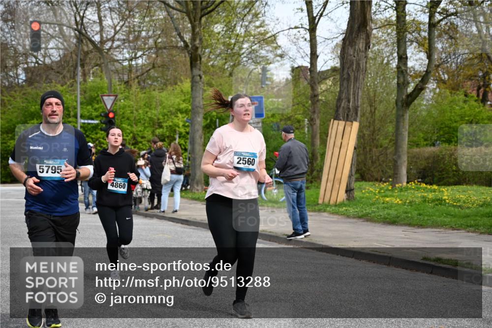 12.04.2026 - 45. Internationalen Wilhelmsburger Insellauf J. Mangold http://msf.ph/oto/9513288 12.04.2026 13:08:28 Ziel 4454, 4046, 4824, 5548, 5547, 4640, 5231, 5306, 3896, 4967, 2436, 2045, 3745, 2046, 4102, 5795, 4860, 5313, 5027, 5093, 5020, 4265, 3035, 5305, 4757, 4039, 4901, 5746, 2560, 5229, 2077, 2923, 4652, 2260, 3261, 5324, 3406, 3359, 2981, 5712, 3791, 4453, 4204 meine-sportfotos.de