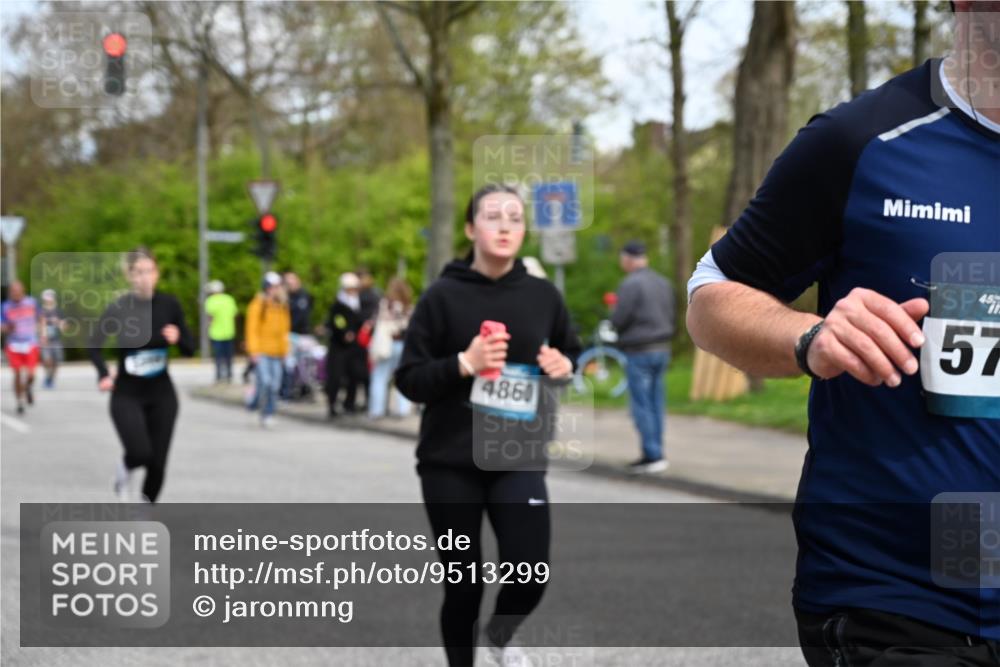 12.04.2026 - 45. Internationalen Wilhelmsburger Insellauf J. Mangold http://msf.ph/oto/9513299 12.04.2026 13:08:29 Ziel 4454, 4046, 4824, 5548, 5547, 4640, 5231, 5306, 3896, 4967, 2436, 2045, 3745, 2046, 4102, 5795, 4860, 5313, 5027, 5093, 5027, 5093, 5020, 4265, 3035, 5305, 4757, 4039, 4901, 5746, 2560, 5229, 5229, 2077, 2923, 4652, 2260, 3261, 5324, 3406, 3359, 2981, 5712, 3791, 4453, 4204 meine-sportfotos.de