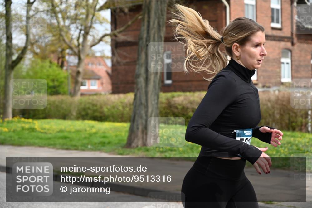 12.04.2026 - 45. Internationalen Wilhelmsburger Insellauf J. Mangold http://msf.ph/oto/9513316 12.04.2026 13:08:31 Ziel 4454, 4046, 4824, 5548, 5547, 4640, 5231, 5306, 3896, 4967, 2436, 2045, 3745, 2046, 4102, 5795, 4860, 5313, 5027, 5093, 5020, 4265, 4265, 3035, 5305, 4757, 4039, 4901, 5746, 2560, 5229, 2077, 2923, 4652, 2260, 3261, 5324, 3406, 3359, 2981, 5712, 3791, 4453, 4204, 4611, 2440 meine-sportfotos.de
