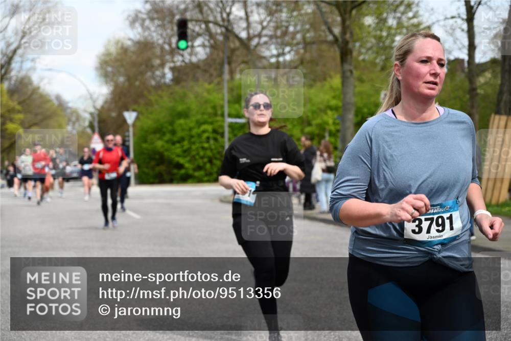 12.04.2026 - 45. Internationalen Wilhelmsburger Insellauf J. Mangold http://msf.ph/oto/9513356 12.04.2026 13:08:43 Ziel 2436, 2045, 3745, 2046, 4102, 5795, 4860, 5313, 5027, 5093, 5020, 4265, 3035, 5305, 4757, 4039, 4901, 5746, 2560, 5229, 2077, 2923, 4652, 2260, 3261, 5324, 3406, 3359, 2981, 5712, 3791, 4453, 4204, 4611, 2440, 2011, 5783, 4973, 4771, 5586, 5596, 4777 meine-sportfotos.de