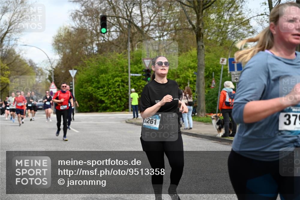 12.04.2026 - 45. Internationalen Wilhelmsburger Insellauf J. Mangold http://msf.ph/oto/9513358 12.04.2026 13:08:43 Ziel 2436, 2045, 3745, 2046, 4102, 5795, 4860, 5313, 5027, 5093, 5020, 4265, 3035, 5305, 4757, 4039, 4901, 5746, 2560, 5229, 2077, 2923, 4652, 2260, 3261, 5324, 3406, 3359, 2981, 5712, 3791, 4453, 4204, 4611, 2440, 2011, 5783, 4973, 4771, 5586, 5596, 4777 meine-sportfotos.de