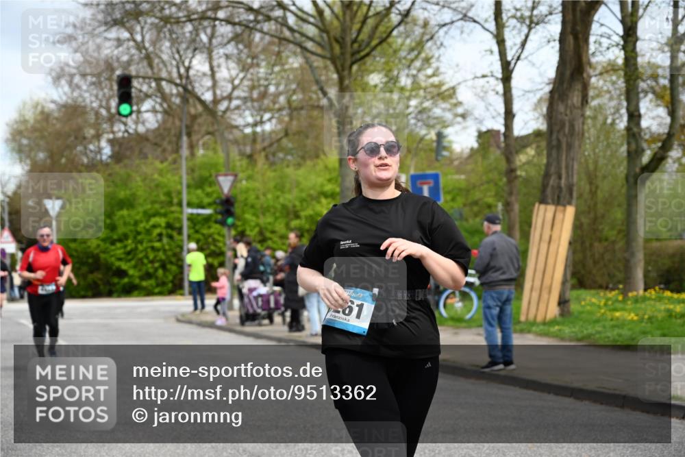 12.04.2026 - 45. Internationalen Wilhelmsburger Insellauf J. Mangold http://msf.ph/oto/9513362 12.04.2026 13:08:43 Ziel 2436, 2045, 3745, 2046, 4102, 5795, 4860, 5313, 5027, 5093, 5020, 4265, 3035, 5305, 4757, 4039, 4901, 5746, 2560, 5229, 2077, 2923, 4652, 2260, 3261, 5324, 3406, 3359, 2981, 5712, 3791, 4453, 4204, 4611, 2440, 2011, 5783, 4973, 4771, 5586, 5596, 4777 meine-sportfotos.de