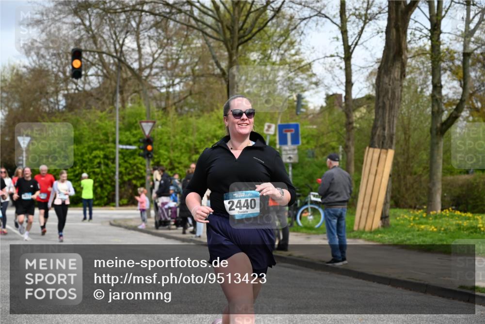 12.04.2026 - 45. Internationalen Wilhelmsburger Insellauf J. Mangold http://msf.ph/oto/9513423 12.04.2026 13:08:53 Ziel 5027, 5093, 5020, 4265, 3035, 5305, 4757, 4039, 4901, 5746, 2560, 5229, 2077, 2923, 4652, 2260, 3261, 5324, 3406, 3359, 2981, 5712, 3791, 4453, 4204, 4611, 2440, 2011, 5783, 4973, 4771, 5586, 5596, 4777, 4777, 5641, 5631, 4318, 4911, 4857, 3076, 5682, 5611, 5108 meine-sportfotos.de