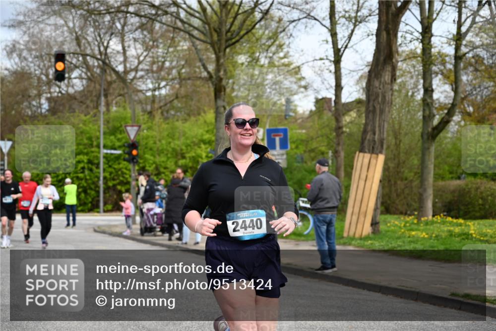 12.04.2026 - 45. Internationalen Wilhelmsburger Insellauf J. Mangold http://msf.ph/oto/9513424 12.04.2026 13:08:54 Ziel 5027, 5093, 5020, 4265, 3035, 5305, 4757, 4039, 4901, 5746, 2560, 5229, 2077, 2923, 4652, 2260, 3261, 5324, 3406, 3359, 2981, 5712, 3791, 4453, 4204, 4611, 2440, 4611, 2440, 2011, 5783, 4973, 4771, 5586, 5596, 4777, 5641, 5631, 4318, 4911, 4857, 3076, 5682, 5611, 5108 meine-sportfotos.de