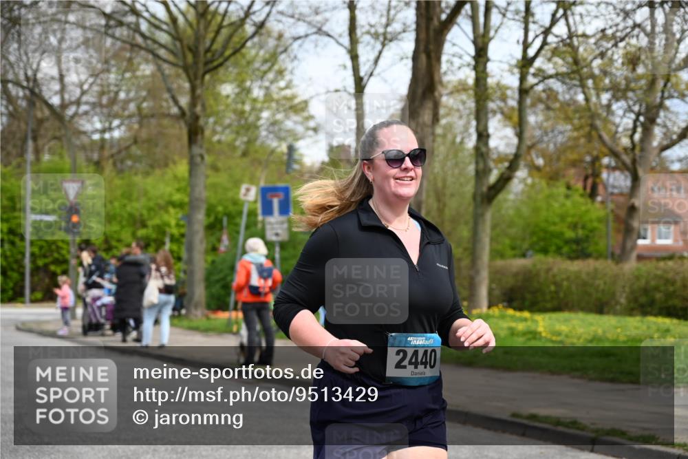 12.04.2026 - 45. Internationalen Wilhelmsburger Insellauf J. Mangold http://msf.ph/oto/9513429 12.04.2026 13:08:54 Ziel 5027, 5093, 5020, 4265, 3035, 5305, 4757, 4039, 4901, 5746, 2560, 5229, 2077, 2923, 4652, 2260, 3261, 5324, 3406, 3359, 2981, 5712, 3791, 4453, 4204, 4611, 2440, 4611, 2440, 2011, 5783, 4973, 4771, 5586, 5596, 4777, 5641, 5631, 4318, 4911, 4857, 3076, 5682, 5611, 5108 meine-sportfotos.de