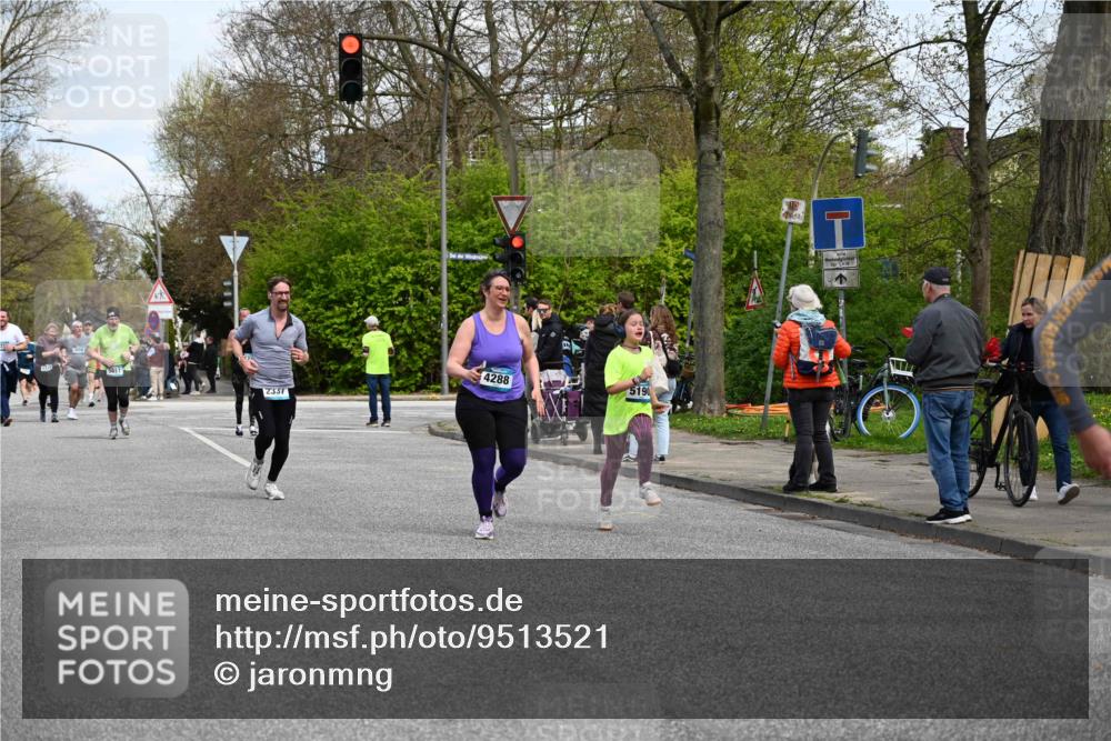 12.04.2026 - 45. Internationalen Wilhelmsburger Insellauf J. Mangold http://msf.ph/oto/9513521 12.04.2026 13:09:16 Ziel 4453, 4204, 4611, 2440, 2011, 5783, 4973, 4771, 5586, 5596, 4777, 5641, 5631, 4318, 4911, 4857, 3076, 5682, 5611, 5611, 5108, 4288, 5190, 3121, 2337, 3056, 2688, 4776, 2689, 5095, 3571, 5760, 3019, 3440, 5760, 3019, 3440, 5761, 4335, 3807, 4794, 2687, 5090, 5256 meine-sportfotos.de