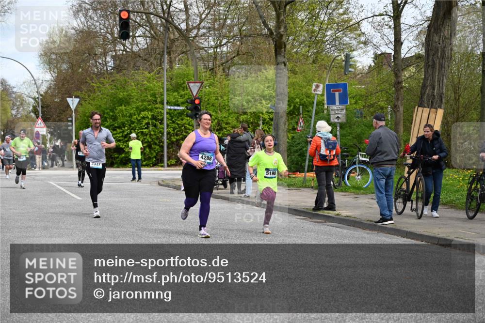 12.04.2026 - 45. Internationalen Wilhelmsburger Insellauf J. Mangold http://msf.ph/oto/9513524 12.04.2026 13:09:16 Ziel 4453, 4204, 4611, 2440, 2011, 5783, 4973, 4771, 5586, 5596, 4777, 5641, 5631, 4318, 4911, 4857, 3076, 5682, 5611, 5611, 5108, 4288, 5190, 3121, 2337, 3056, 2688, 4776, 2689, 5095, 3571, 5760, 3019, 3440, 5760, 3019, 3440, 5761, 4335, 3807, 4794, 2687, 5090, 5256 meine-sportfotos.de