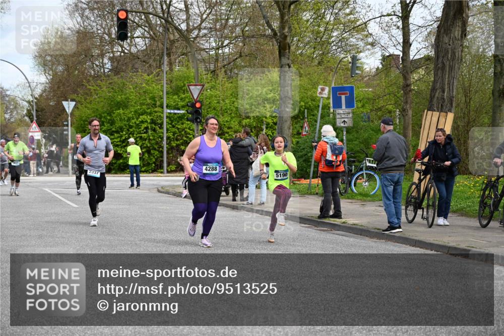 12.04.2026 - 45. Internationalen Wilhelmsburger Insellauf J. Mangold http://msf.ph/oto/9513525 12.04.2026 13:09:16 Ziel 4453, 4204, 4611, 2440, 2011, 5783, 4973, 4771, 5586, 5596, 4777, 5641, 5631, 4318, 4911, 4857, 3076, 5682, 5611, 5611, 5108, 4288, 5190, 3121, 2337, 3056, 2688, 4776, 2689, 5095, 3571, 5760, 3019, 3440, 5760, 3019, 3440, 5761, 4335, 3807, 4794, 2687, 5090, 5256 meine-sportfotos.de