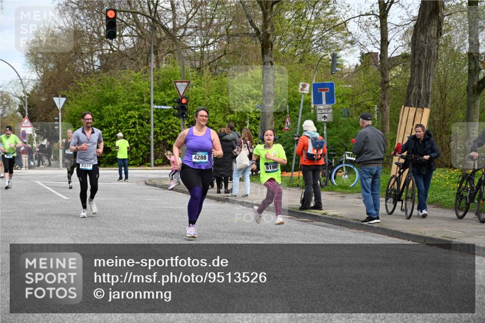 12.04.2026 - 45. Internationalen Wilhelmsburger Insellauf J. Mangold http://msf.ph/oto/9513526 12.04.2026 13:09:16 Ziel 4453, 4204, 4611, 2440, 2011, 5783, 4973, 4771, 5586, 5596, 4777, 5641, 5631, 4318, 4911, 4857, 3076, 5682, 5611, 5611, 5108, 4288, 5190, 3121, 2337, 3056, 2688, 4776, 2689, 5095, 3571, 5760, 3019, 3440, 5760, 3019, 3440, 5761, 4335, 3807, 4794, 2687, 5090, 5256 meine-sportfotos.de