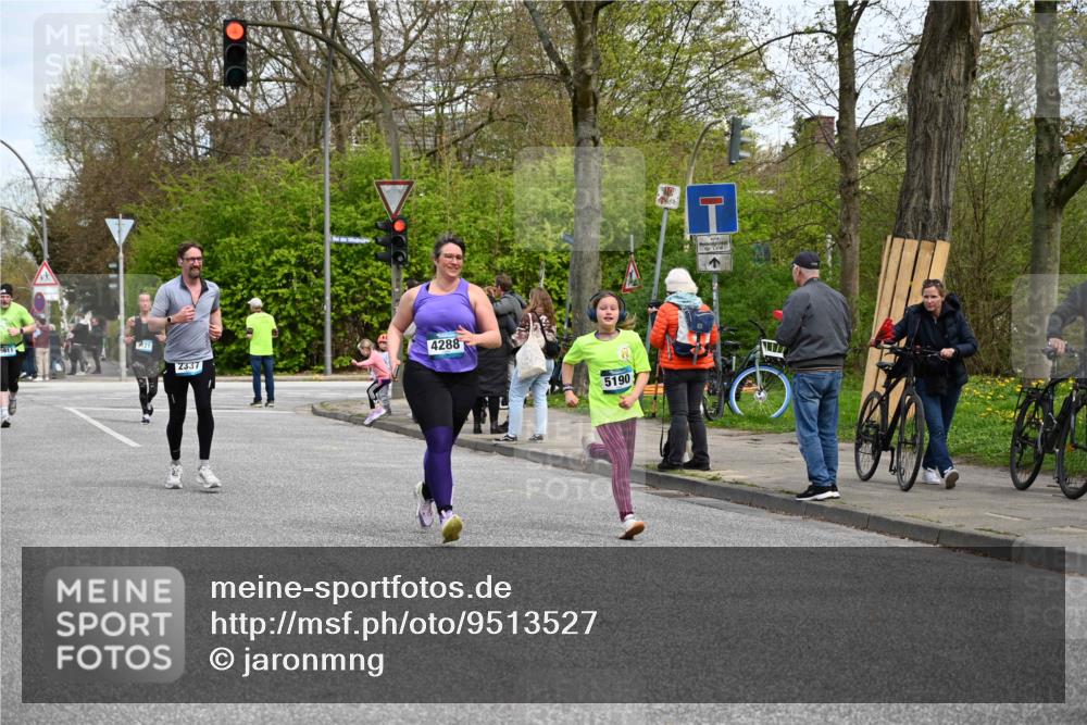 12.04.2026 - 45. Internationalen Wilhelmsburger Insellauf J. Mangold http://msf.ph/oto/9513527 12.04.2026 13:09:16 Ziel 4453, 4204, 4611, 2440, 2011, 5783, 4973, 4771, 5586, 5596, 4777, 5641, 5631, 4318, 4911, 4857, 3076, 5682, 5611, 5611, 5108, 4288, 5190, 3121, 2337, 3056, 2688, 4776, 2689, 5095, 3571, 5760, 3019, 3440, 5760, 3019, 3440, 5761, 4335, 3807, 4794, 2687, 5090, 5256 meine-sportfotos.de