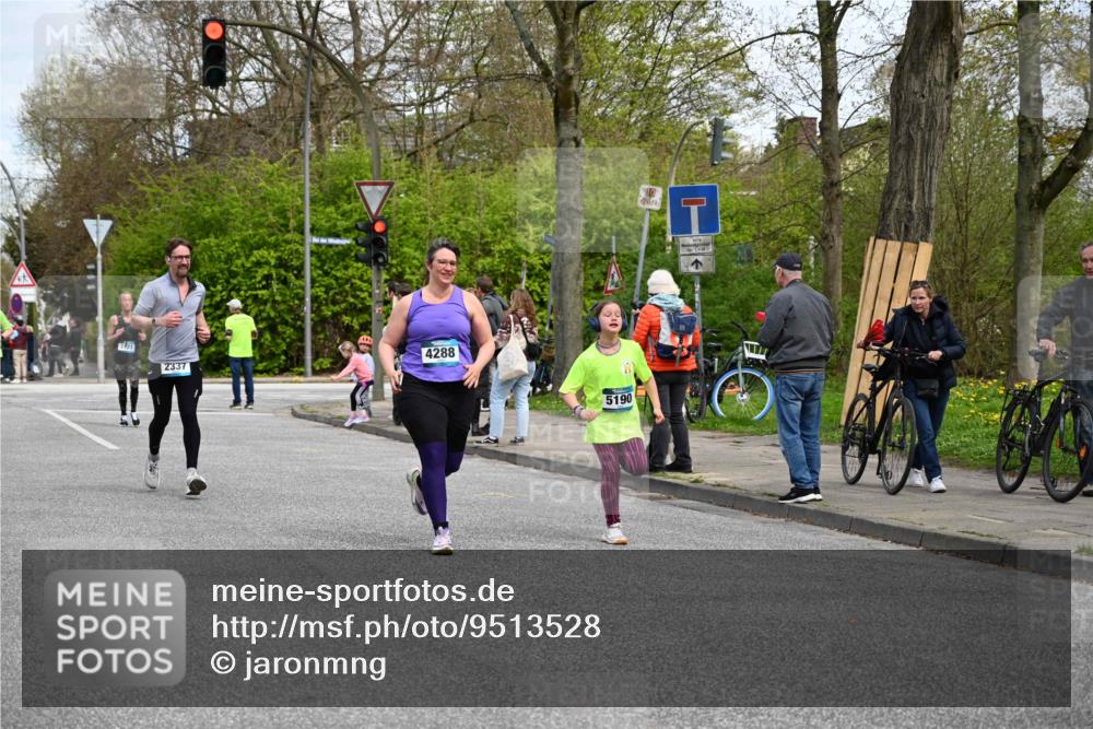 12.04.2026 - 45. Internationalen Wilhelmsburger Insellauf J. Mangold http://msf.ph/oto/9513528 12.04.2026 13:09:16 Ziel 4453, 4204, 4611, 2440, 2011, 5783, 4973, 4771, 5586, 5596, 4777, 5641, 5631, 4318, 4911, 4857, 3076, 5682, 5611, 5611, 5108, 4288, 5190, 3121, 2337, 3056, 2688, 4776, 2689, 5095, 3571, 5760, 3019, 3440, 5760, 3019, 3440, 5761, 4335, 3807, 4794, 2687, 5090, 5256 meine-sportfotos.de