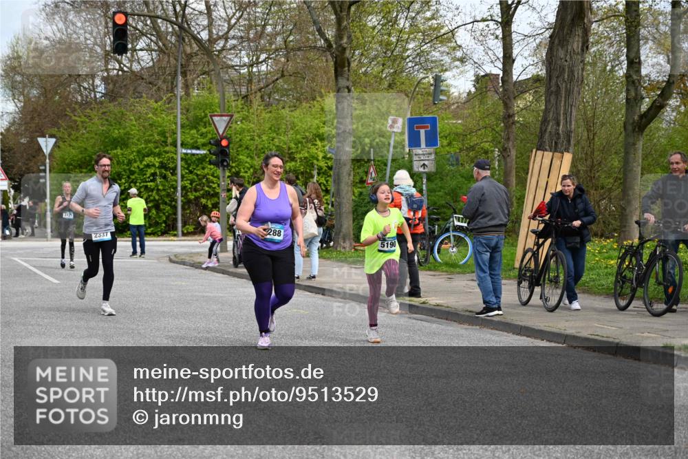 12.04.2026 - 45. Internationalen Wilhelmsburger Insellauf J. Mangold http://msf.ph/oto/9513529 12.04.2026 13:09:16 Ziel 4453, 4204, 4611, 2440, 2011, 5783, 4973, 4771, 5586, 5596, 4777, 5641, 5631, 4318, 4911, 4857, 3076, 5682, 5611, 5611, 5108, 4288, 5190, 3121, 2337, 3056, 2688, 4776, 2689, 5095, 3571, 5760, 3019, 3440, 5760, 3019, 3440, 5761, 4335, 3807, 4794, 2687, 5090, 5256 meine-sportfotos.de