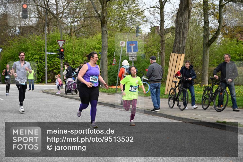 12.04.2026 - 45. Internationalen Wilhelmsburger Insellauf J. Mangold http://msf.ph/oto/9513532 12.04.2026 13:09:16 Ziel 4453, 4204, 4611, 2440, 2011, 5783, 4973, 4771, 5586, 5596, 4777, 5641, 5631, 4318, 4911, 4857, 3076, 5682, 5611, 5611, 5108, 4288, 5190, 3121, 2337, 3056, 2688, 4776, 2689, 5095, 3571, 5760, 3019, 3440, 5760, 3019, 3440, 5761, 4335, 3807, 4794, 2687, 5090, 5256 meine-sportfotos.de