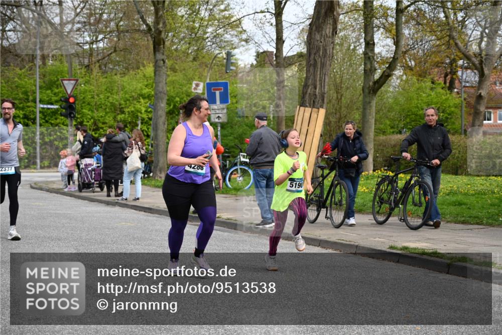 12.04.2026 - 45. Internationalen Wilhelmsburger Insellauf J. Mangold http://msf.ph/oto/9513538 12.04.2026 13:09:17 Ziel 4611, 2440, 2011, 5783, 4973, 4771, 5586, 5596, 4777, 5641, 5631, 4318, 4911, 4857, 3076, 5682, 5611, 5108, 5108, 4288, 5190, 3121, 2337, 3056, 2688, 4776, 2689, 5095, 3571, 5760, 3019, 3440, 5761, 5761, 4335, 3807, 4794, 2687, 5090, 5256, 4419, 5454 meine-sportfotos.de