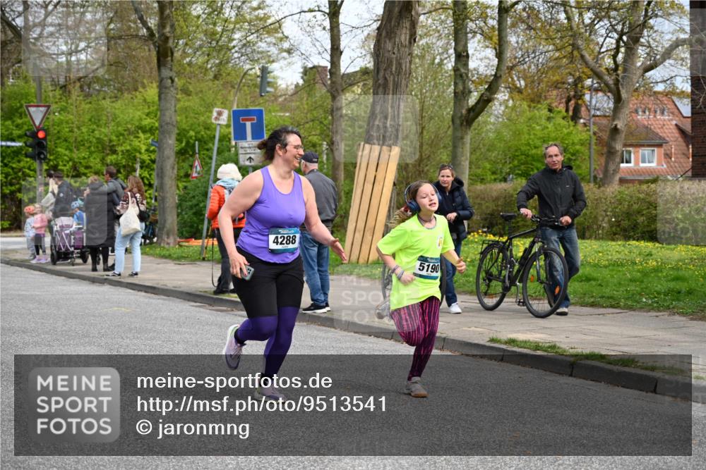 12.04.2026 - 45. Internationalen Wilhelmsburger Insellauf J. Mangold http://msf.ph/oto/9513541 12.04.2026 13:09:17 Ziel 4611, 2440, 2011, 5783, 4973, 4771, 5586, 5596, 4777, 5641, 5631, 4318, 4911, 4857, 3076, 5682, 5611, 5108, 5108, 4288, 5190, 3121, 2337, 3056, 2688, 4776, 2689, 5095, 3571, 5760, 3019, 3440, 5761, 5761, 4335, 3807, 4794, 2687, 5090, 5256, 4419, 5454 meine-sportfotos.de