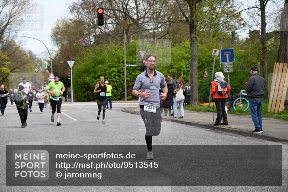 12.04.2026 - 45. Internationalen Wilhelmsburger Insellauf J. Mangold http://msf.ph/oto/9513545 12.04.2026 13:09:18 Ziel 4611, 2440, 2011, 5783, 4973, 4771, 5586, 5596, 4777, 5641, 5631, 4318, 4911, 4857, 3076, 5682, 5611, 5108, 4288, 5190, 3121, 2337, 3056, 2688, 4776, 2689, 5095, 3571, 5760, 3019, 3440, 5761, 4335, 4335, 3807, 4794, 2687, 5090, 5256, 4419, 5454, 5624, 5005 meine-sportfotos.de
