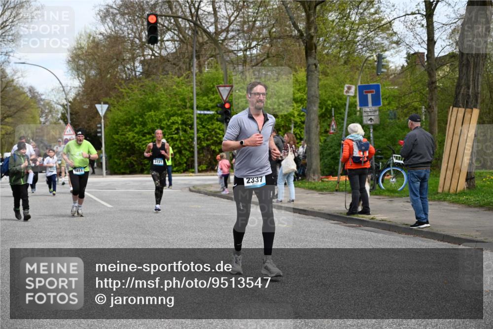 12.04.2026 - 45. Internationalen Wilhelmsburger Insellauf J. Mangold http://msf.ph/oto/9513547 12.04.2026 13:09:18 Ziel 4611, 2440, 2011, 5783, 4973, 4771, 5586, 5596, 4777, 5641, 5631, 4318, 4911, 4857, 3076, 5682, 5611, 5108, 4288, 5190, 3121, 2337, 3056, 2688, 4776, 2689, 5095, 3571, 5760, 3019, 3440, 5761, 4335, 4335, 3807, 4794, 2687, 5090, 5256, 4419, 5454, 5624, 5005 meine-sportfotos.de