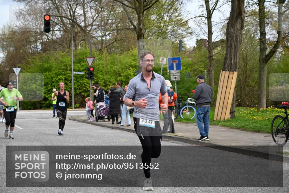 12.04.2026 - 45. Internationalen Wilhelmsburger Insellauf J. Mangold http://msf.ph/oto/9513552 12.04.2026 13:09:19 Ziel 4611, 2440, 2011, 5783, 4973, 4771, 5586, 5596, 4777, 5641, 5631, 4318, 4911, 4857, 3076, 5682, 5611, 5108, 4288, 5190, 3121, 4288, 5190, 3121, 2337, 3056, 2688, 4776, 2689, 5095, 3571, 5760, 3019, 3440, 5761, 4335, 3807, 4794, 2687, 5090, 5256, 4419, 5454, 5624, 5005 meine-sportfotos.de