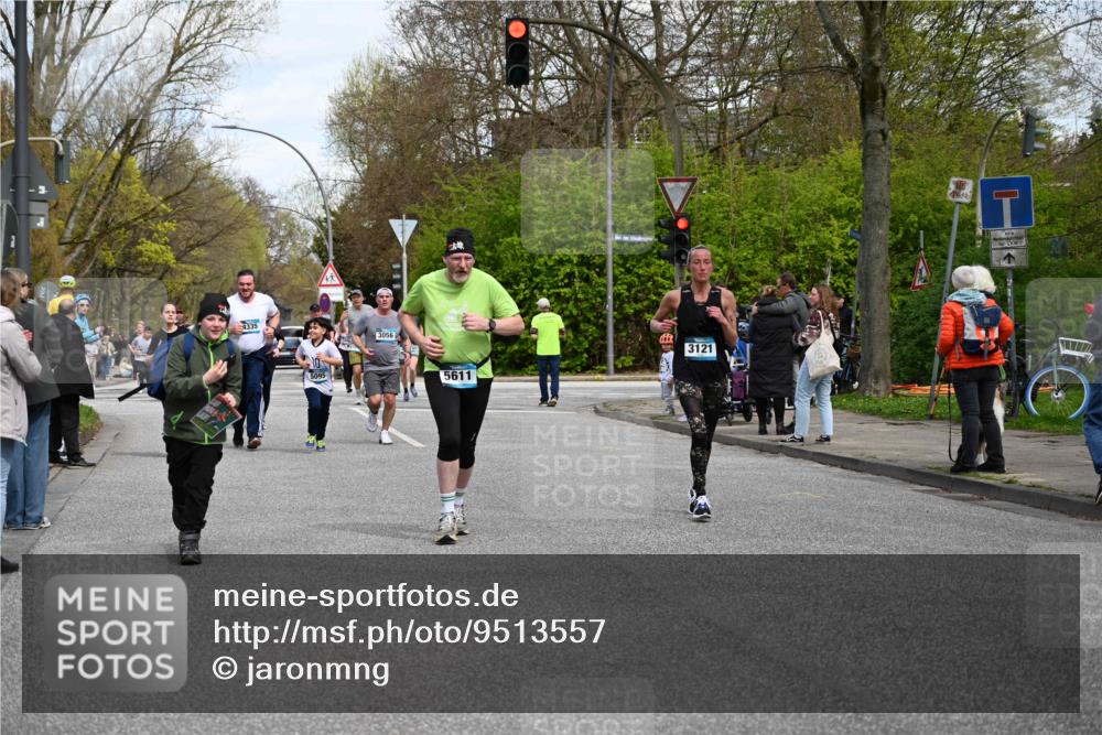 12.04.2026 - 45. Internationalen Wilhelmsburger Insellauf J. Mangold http://msf.ph/oto/9513557 12.04.2026 13:09:20 Ziel 2011, 5783, 4973, 4771, 5586, 5596, 4777, 5641, 5631, 4318, 4911, 4857, 3076, 5682, 5611, 5108, 4288, 5190, 3121, 2337, 3056, 2688, 4776, 2689, 5095, 3571, 5760, 3019, 3440, 5761, 4335, 3807, 4794, 2687, 5090, 5256, 4419, 5454, 5624, 5005, 3557 meine-sportfotos.de