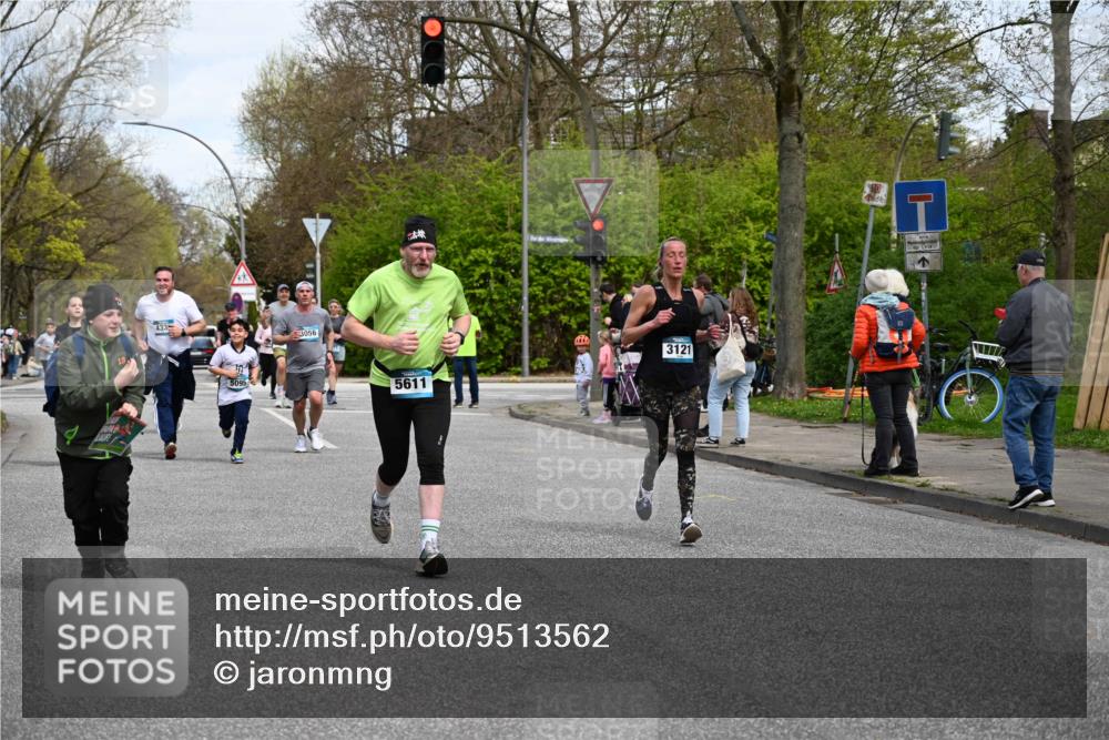 12.04.2026 - 45. Internationalen Wilhelmsburger Insellauf J. Mangold http://msf.ph/oto/9513562 12.04.2026 13:09:21 Ziel 2011, 5783, 4973, 4771, 5586, 5596, 4777, 5641, 5631, 4318, 4911, 4857, 3076, 5682, 5611, 5108, 4288, 5190, 3121, 2337, 2337, 3056, 2688, 4776, 2689, 5095, 3571, 5760, 3019, 3440, 5761, 4335, 3807, 4794, 2687, 5090, 5256, 4419, 5454, 5624, 5005, 3557, 3729 meine-sportfotos.de