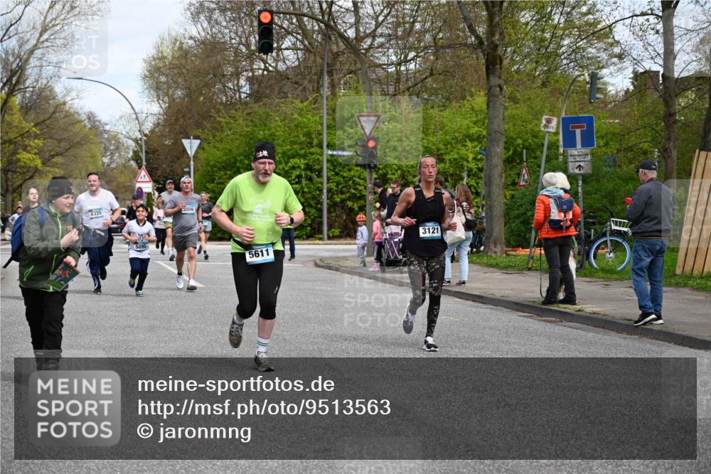 12.04.2026 - 45. Internationalen Wilhelmsburger Insellauf J. Mangold http://msf.ph/oto/9513563 12.04.2026 13:09:21 Ziel 2011, 5783, 4973, 4771, 5586, 5596, 4777, 5641, 5631, 4318, 4911, 4857, 3076, 5682, 5611, 5108, 4288, 5190, 3121, 2337, 2337, 3056, 2688, 4776, 2689, 5095, 3571, 5760, 3019, 3440, 5761, 4335, 3807, 4794, 2687, 5090, 5256, 4419, 5454, 5624, 5005, 3557, 3729 meine-sportfotos.de