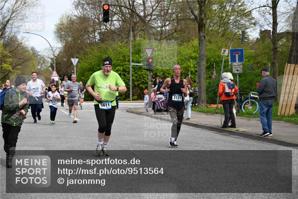 12.04.2026 - 45. Internationalen Wilhelmsburger Insellauf J. Mangold http://msf.ph/oto/9513564 12.04.2026 13:09:21 Ziel 2011, 5783, 4973, 4771, 5586, 5596, 4777, 5641, 5631, 4318, 4911, 4857, 3076, 5682, 5611, 5108, 4288, 5190, 3121, 2337, 2337, 3056, 2688, 4776, 2689, 5095, 3571, 5760, 3019, 3440, 5761, 4335, 3807, 4794, 2687, 5090, 5256, 4419, 5454, 5624, 5005, 3557, 3729 meine-sportfotos.de