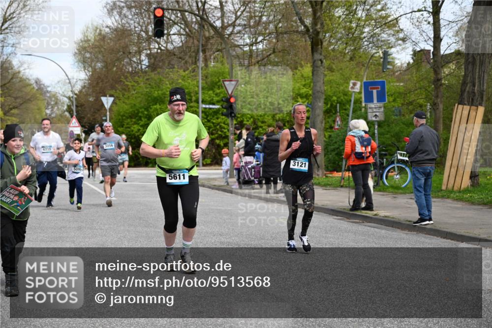 12.04.2026 - 45. Internationalen Wilhelmsburger Insellauf J. Mangold http://msf.ph/oto/9513568 12.04.2026 13:09:21 Ziel 2011, 5783, 4973, 4771, 5586, 5596, 4777, 5641, 5631, 4318, 4911, 4857, 3076, 5682, 5611, 5108, 4288, 5190, 3121, 2337, 2337, 3056, 2688, 4776, 2689, 5095, 3571, 5760, 3019, 3440, 5761, 4335, 3807, 4794, 2687, 5090, 5256, 4419, 5454, 5624, 5005, 3557, 3729 meine-sportfotos.de