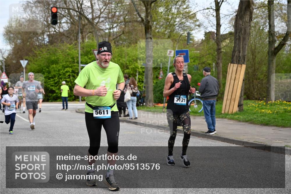 12.04.2026 - 45. Internationalen Wilhelmsburger Insellauf J. Mangold http://msf.ph/oto/9513576 12.04.2026 13:09:22 Ziel 5783, 4973, 4771, 5586, 5596, 4777, 5641, 5631, 4318, 4911, 4857, 3076, 5682, 5611, 5108, 4288, 5190, 3121, 2337, 3056, 2688, 4776, 2689, 5095, 3571, 5760, 3019, 3440, 5761, 4335, 3807, 4794, 2687, 5090, 5256, 4419, 5454, 5624, 5005, 3557, 3729 meine-sportfotos.de