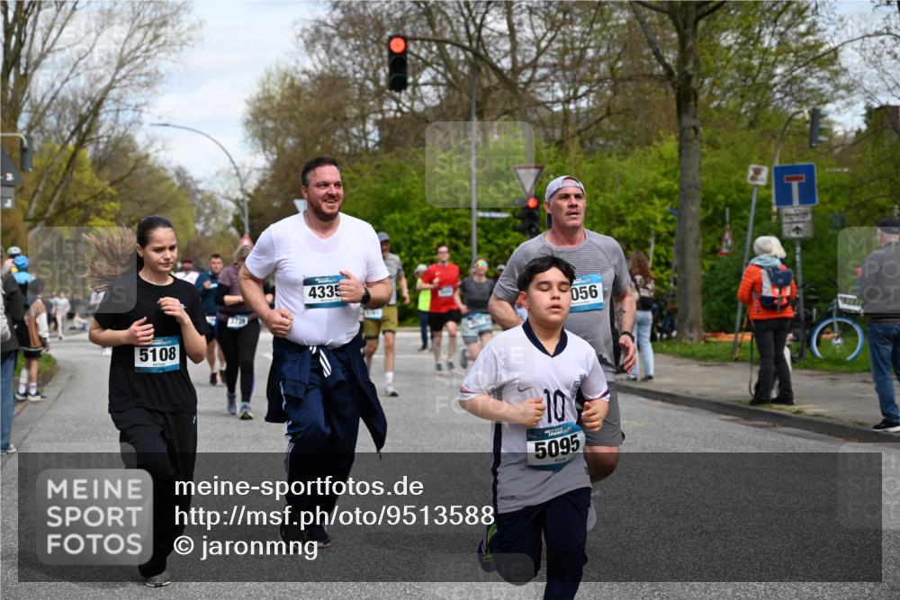 12.04.2026 - 45. Internationalen Wilhelmsburger Insellauf J. Mangold http://msf.ph/oto/9513588 12.04.2026 13:09:25 Ziel 5783, 4973, 4771, 5586, 5596, 4777, 5641, 5631, 4318, 4911, 4857, 3076, 5682, 5611, 5108, 4288, 5190, 3121, 2337, 3056, 2688, 4776, 2689, 5095, 5095, 3571, 5760, 3019, 3440, 5761, 4335, 3807, 4794, 3807, 4794, 2687, 5090, 5256, 4419, 5454, 5624, 5005, 3557, 3729, 3890, 5282 meine-sportfotos.de