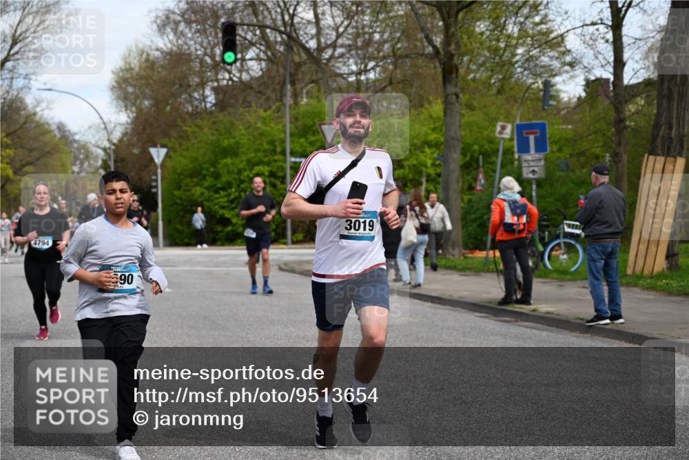 12.04.2026 - 45. Internationalen Wilhelmsburger Insellauf J. Mangold http://msf.ph/oto/9513654 12.04.2026 13:09:33 Ziel 5641, 5631, 4318, 4911, 4857, 3076, 5682, 5611, 5108, 4288, 5190, 3121, 2337, 3056, 2688, 4776, 2689, 5095, 3571, 5760, 3019, 3440, 5761, 4335, 3807, 4794, 2687, 5090, 5256, 4419, 5454, 5624, 5005, 3557, 3729, 3729, 3890, 5282, 2072, 5130, 3004, 2103, 5089, 2001, 4116, 2743, 3673, 4961, 3919, 3793 meine-sportfotos.de