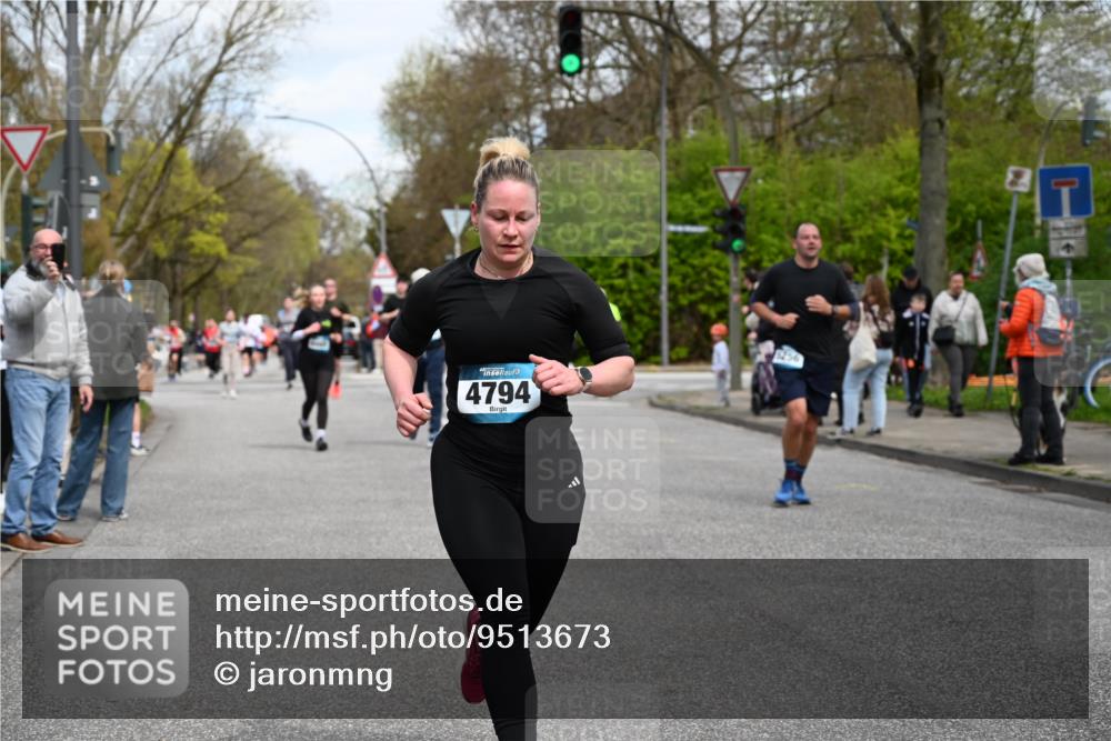 12.04.2026 - 45. Internationalen Wilhelmsburger Insellauf J. Mangold http://msf.ph/oto/9513673 12.04.2026 13:09:36 Ziel 4318, 4911, 4857, 3076, 5682, 5611, 5108, 4288, 5190, 3121, 2337, 3056, 2688, 4776, 2689, 5095, 3571, 5760, 3019, 3440, 5761, 4335, 3807, 4794, 2687, 5090, 5256, 4419, 5454, 5624, 5005, 3557, 3729, 3890, 3890, 5282, 2072, 5130, 3004, 2103, 5089, 2001, 4116, 2743, 3673, 4961, 3919, 3793, 3549, 5646, 5287 meine-sportfotos.de