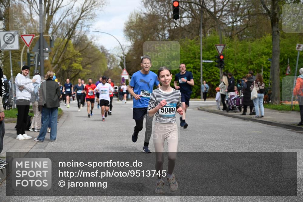 12.04.2026 - 45. Internationalen Wilhelmsburger Insellauf J. Mangold http://msf.ph/oto/9513745 12.04.2026 13:09:47 Ziel 3056, 2688, 4776, 2689, 5095, 3571, 5760, 3019, 3440, 5761, 4335, 3807, 4794, 2687, 5090, 5256, 4419, 5454, 5624, 5005, 3557, 3729, 3890, 5282, 2072, 5130, 3004, 2103, 5089, 2001, 4116, 2743, 3673, 4961, 3919, 3793, 3549, 5646, 5287, 4910, 4278, 4935, 2129, 2982, 2121, 2289, 4250 meine-sportfotos.de