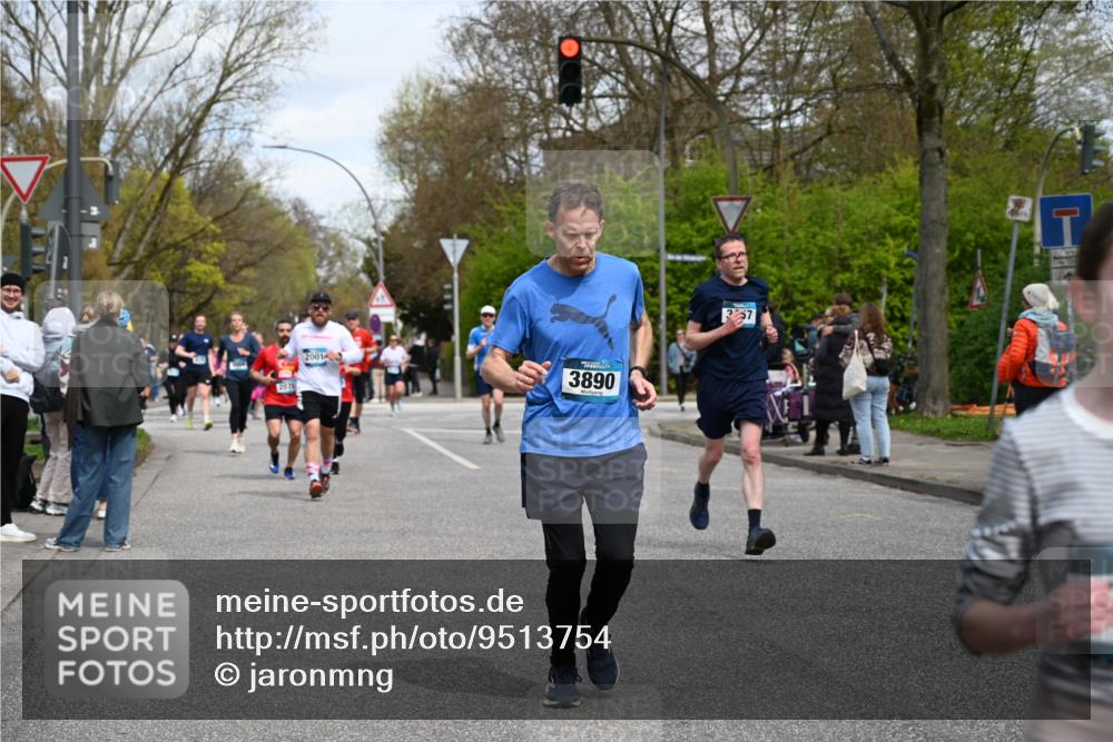 12.04.2026 - 45. Internationalen Wilhelmsburger Insellauf J. Mangold http://msf.ph/oto/9513754 12.04.2026 13:09:48 Ziel 3056, 2688, 4776, 2689, 5095, 3571, 5760, 3019, 3440, 5761, 4335, 3807, 4794, 2687, 5090, 5256, 4419, 5454, 5624, 5005, 3557, 3729, 3890, 3890, 5282, 2072, 5130, 3004, 2103, 5089, 2001, 4116, 2743, 3673, 4961, 3919, 3793, 3549, 5646, 5287, 5646, 5287, 4910, 4278, 4935, 2129, 2982, 2121, 2289, 4250 meine-sportfotos.de