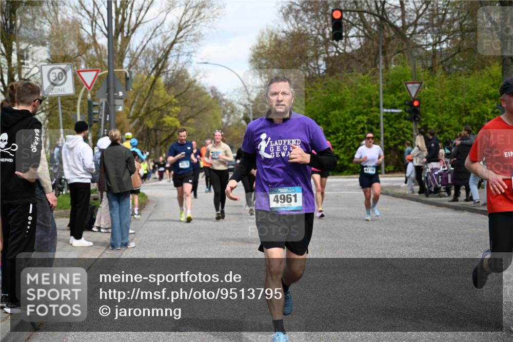 12.04.2026 - 45. Internationalen Wilhelmsburger Insellauf J. Mangold http://msf.ph/oto/9513795 12.04.2026 13:09:56 Ziel 3807, 4794, 2687, 5090, 5256, 4419, 5454, 5624, 5005, 3557, 3729, 3890, 5282, 2072, 5130, 3004, 2103, 5089, 2001, 4116, 2743, 2743, 3673, 4961, 3919, 3793, 3549, 5646, 5287, 4910, 4278, 4935, 2129, 2982, 2121, 2289, 4250, 5612, 3338, 5704, 4578, 4579, 4356, 3445, 3446, 4562, 3654, 3269, 4552, 3285, 3288 meine-sportfotos.de