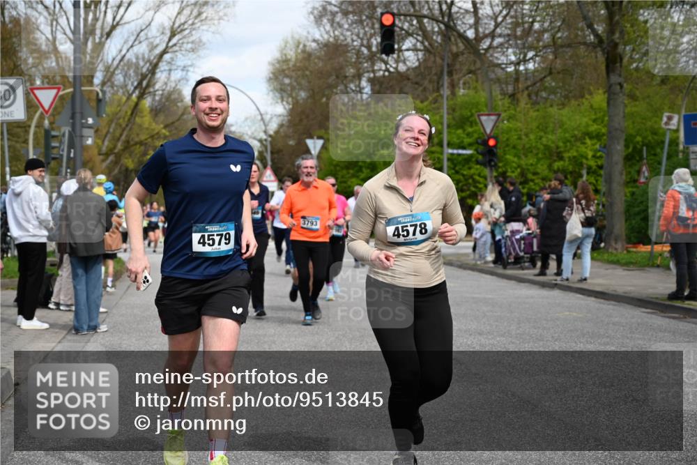 12.04.2026 - 45. Internationalen Wilhelmsburger Insellauf J. Mangold http://msf.ph/oto/9513845 12.04.2026 13:10:02 Ziel 3807, 4794, 2687, 5090, 5256, 4419, 5454, 5624, 5005, 3557, 3729, 3890, 5282, 2072, 5130, 3004, 2103, 5089, 2001, 4116, 2743, 3673, 4961, 3919, 3793, 3549, 5646, 5287, 4910, 4910, 4278, 4935, 2129, 2982, 2121, 2289, 4250, 5612, 5612, 3338, 5704, 4578, 4579, 4356, 3445, 3446, 4562, 3654, 3269, 4552, 3285, 3288, 5444, 5443, 5830, 5259, 3407, 3948, 3949 meine-sportfotos.de